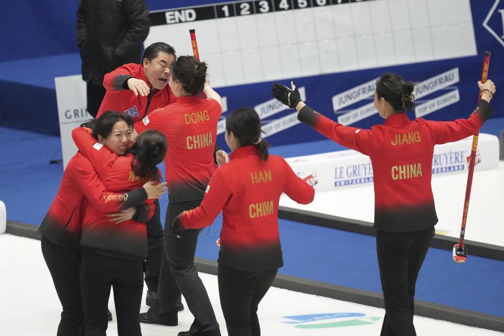 主优化词：塞维利亚客场几百强敌，表现出色